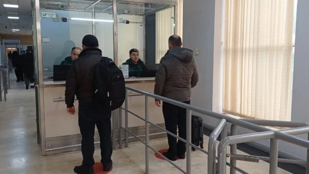 Çinin 3 vətəndaşı İrandan Azərbaycana təxliyə edildi