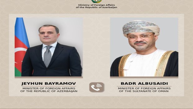 Ceyhun Bayramov Oman Sultanlığının xarici işlər naziri ilə telefonda danışdı
