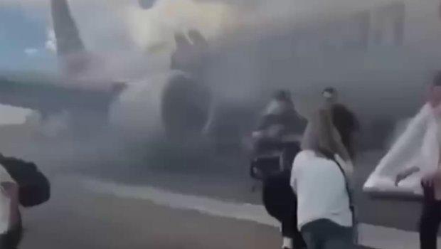 İran İsraildə hava limanını vurdu &ndash; Sərnişinlər TƏŞVİŞDƏ &ndash; VİDEO