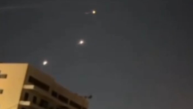 İran yenə Bəhreyndəki ABŞ Beşinci Donanması qərargahına hücum etdi - VİDEO