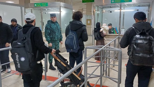 İrandan Azərbaycana 50 nəfər təxliyə edildi - Aralarında Serbiya səfirliyinin əməkdaşları da var - FOTO