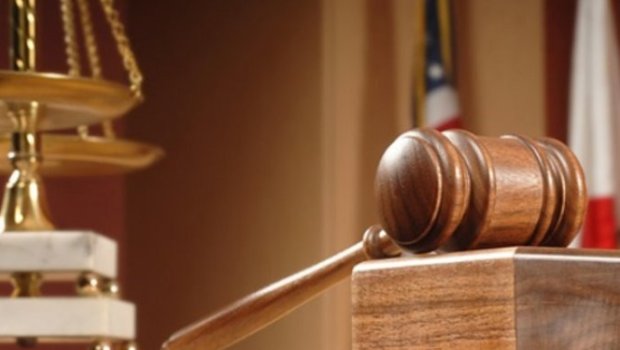 Hovuzda arvadını qucaqlayan kişi həbs edildi &ndash; BAKIDA