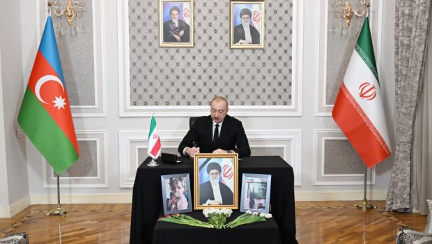 İlham Əliyev İran səfirliyində - FOTO