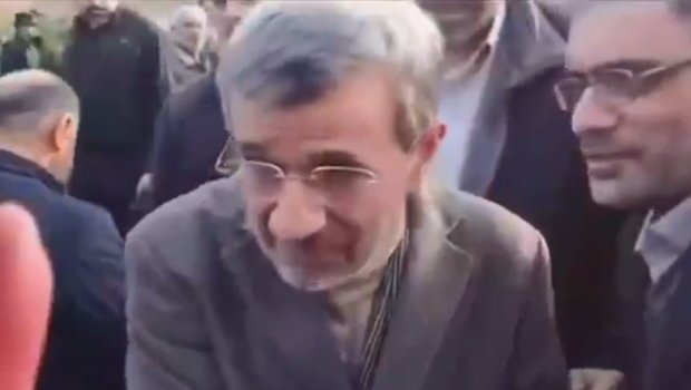 Ölüm xəbəri yayılan Əhmədinejad ictimaiyyət qarşısında &ndash; VİDEO