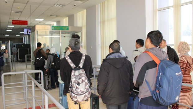 İrandan təxliyə DAVAM EDİR - 8 ölkənin vətəndaşları Azərbaycana keçdi