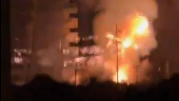 İran Dubayı raketlərlə vurdu - VİDEO