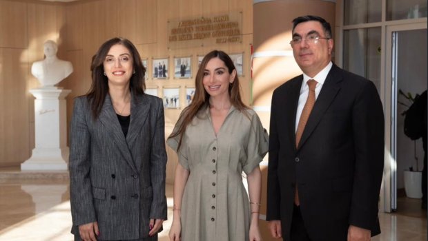 Arzu Əliyeva Bakı Ali Neft Məktəbində - FOTO