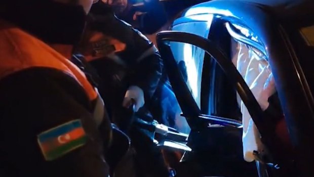 Bakıda AĞIR QƏZA &ndash; Qadın belə xilas edildi &ndash; VİDEO