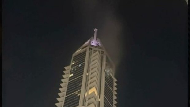 İran PUA-sı Dubayda 90 mərtəbəli göydələnə çırpıldı - VİDEO