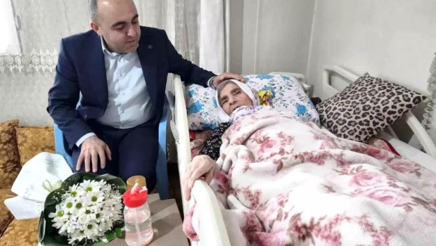 Türkiyə Cümhuriyyətinin şahidi olan 113 yaşlı Cemilə nənənin Qadınlar Günü qeyd edildi