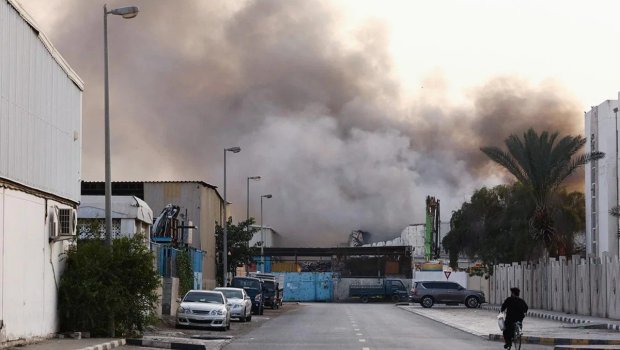Səudiyyə Ərəbistanında yaşayış binasına mərmi düşdü - Ölən və yaralananlar var