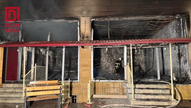 Gəncədə kafe yanaraq KÜLƏ DÖNDÜ - FOTO