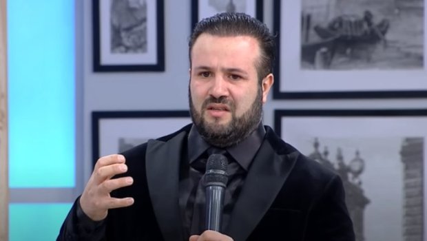 "Atam yaşda sənətçini hər gün efirdə görəndə utanıram"