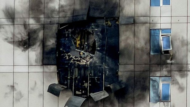 İran Bəhreyndə yaşayış binasına zərbə endirdi: ÖLƏN VAR &ndash; VİDEO