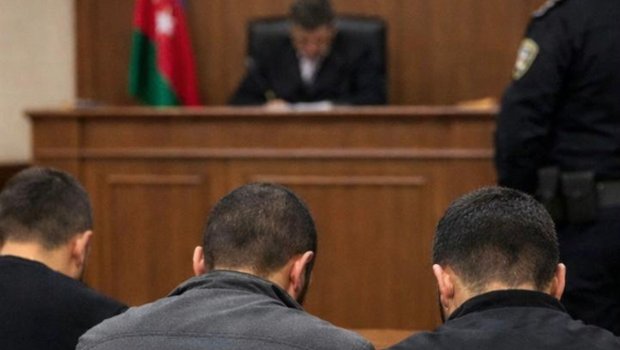 Qaçırdığı qızı zorla videoya çəkdi - Dostları ilə birgə tutuldu