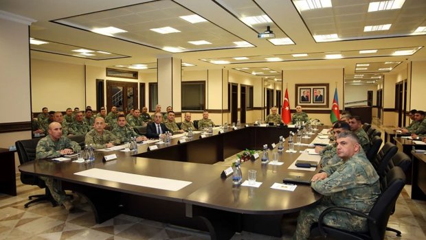 Türkiyə Ordusunun Quru Qoşunları komandanı Naxçıvanda - FOTO