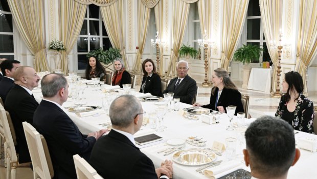 Prezidentin Aİ Şurasının Prezidenti ilə rəsmi nahar əsnasında geniş tərkibdə görüşü olub - FOTO