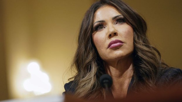 Tramp müşaviri ilə sevgili olan naziri İŞDƏN QOVDU