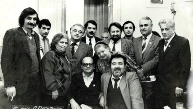 Vəfatından sonra bu tarixi foto yenidən gündəm oldu...