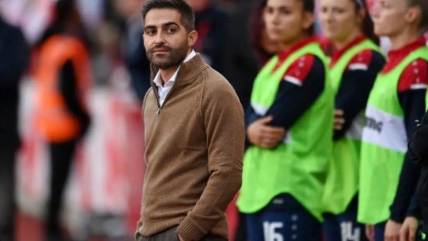 Qadın futbolçulara mesaj göndərdi - İşdən qovuldu