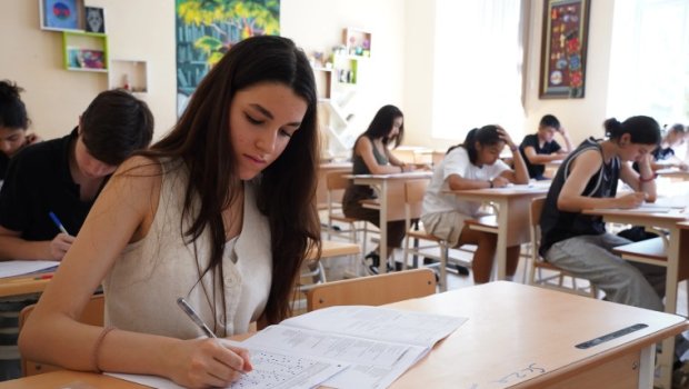 Xaricdə ali təhsil almış 181 şəxsdən 18-i imtahandan KEÇDİ