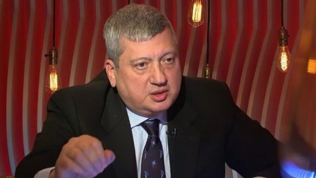 Tofiq Zülfüqarov söyüş blogerlərini İFŞA ETDİ &ndash; Qarayaxma kampaniyasının PƏRDƏARXASI