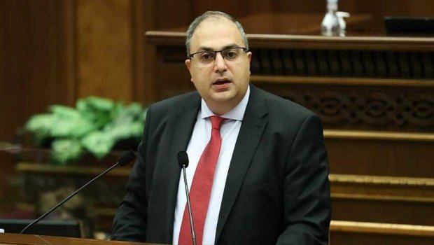 Paşinyanın silahdaşı deputat mandatından İMTİNA ETDİ