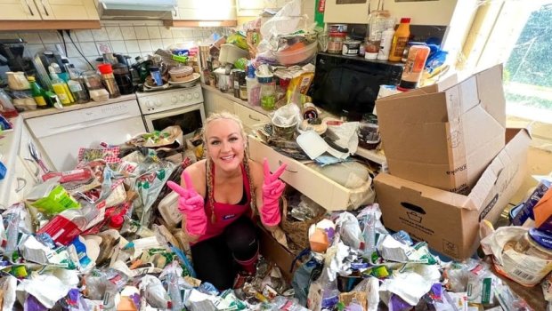 Pulsuz təmizlədiyi evlərdən milyonlar qazanır &ndash; FOTO/VİDEO