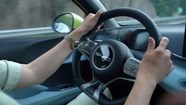 BYD-ni 200-lə sürüb telefona çəkdi - ANBAAN VİDEO