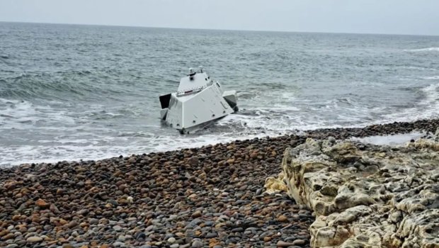Türkiyədə sahildə pilotsuz sualtı aparat tapıldı - FOTO