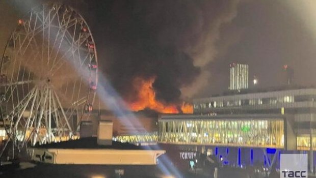 Moskvanın mərkəzində güclü yanğın - Ölənlər var - VİDEO