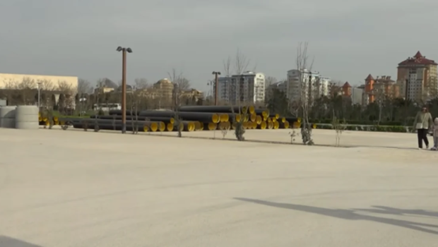 Bakıda parkın ərazisi niyə hasarlanıb? - VİDEO