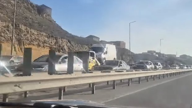 Bakının girişində uzun tıxac yarandı - AMBAAN VİDEO