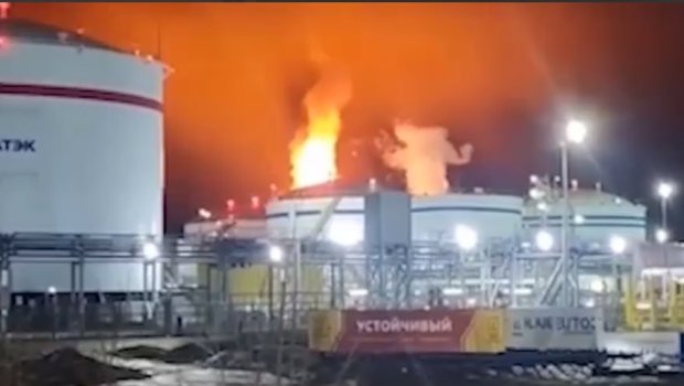 Ukrayna Rusiyanın ən böyük neft terminalına ZƏRBƏ ENDİRDİ &ndash; VİDEO