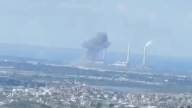 İrandan İsrailin ən böyük elektrik stansiyasına raket hücumu &ndash; VİDEO