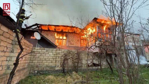 Şəkidə GÜCLÜ YANĞIN &ndash; Evlər yararsız hala düşdü &ndash; FOTO