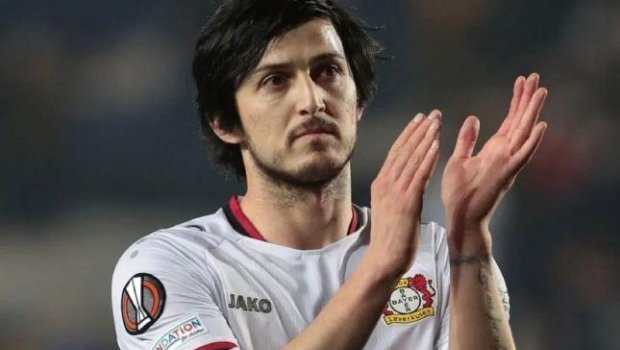 Hökumətə etiraz etdi, millidən uzaqlaşdırıldı