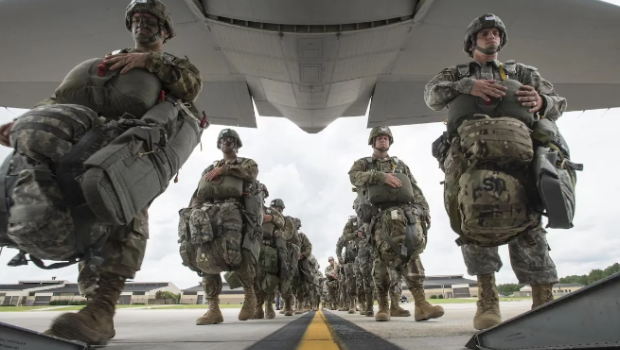 Pentaqon İranda quru əməliyyatlara hazırlaşır - FOTO