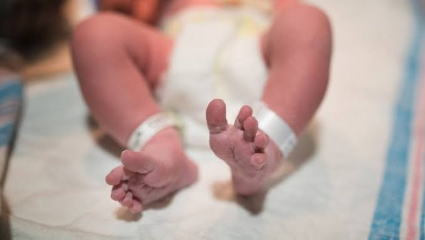 Ağdaşda DOĞUŞ ZAMANI körpə vəfat etdi