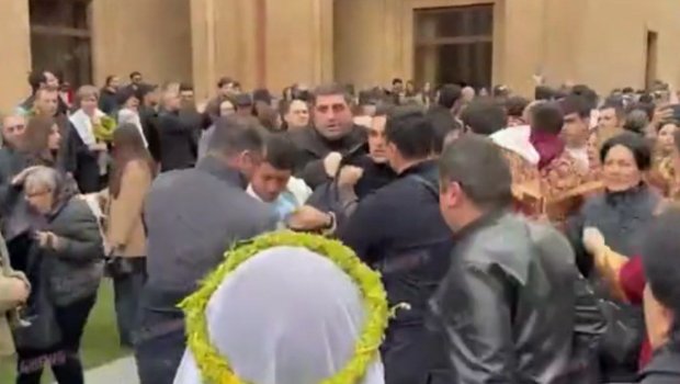 Paşinyanla insidentdən sonra iki nəfər saxlanıldı - VİDEO