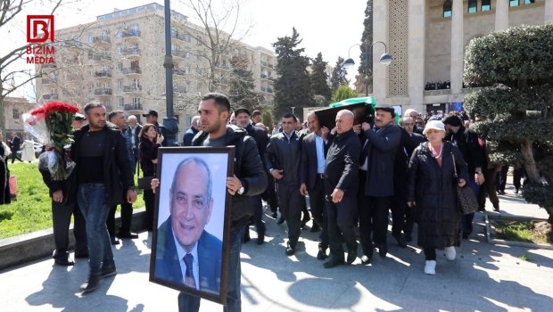 Xalq artisti Rasim Balayev alqışlarla son mənzilə yola salındı - VİDEO