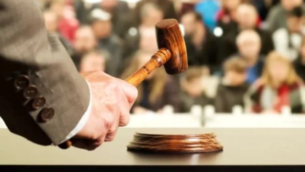 Tarixdə ən bahalı şərab şüşəsi hərracda 812 min dollara satıldı - FOTO