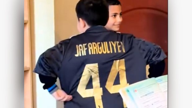 Elvin ona hədiyyə göndərdi, süni intellektdir deyib inanmadı &ndash; VİDEO