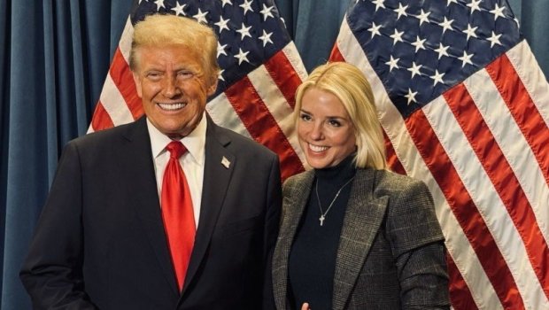 Tramp Pem Bondini vəzifəsindən AZAD ETDİ