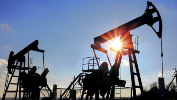 Hindistan ABŞ sanksiyalarını aşaraq İran neftinin idxalını yenidən bərpa etdi