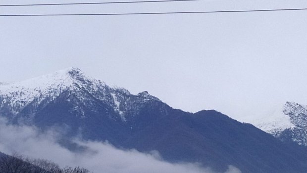 Şimal-Qərb bölgəsində fərqli MƏNZƏRƏ: Dağlarda qar, yollarda duman... - FOTO/VİDEO