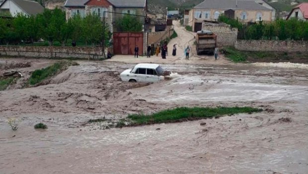 Dağıstana yenidən sel gəldi, evləri su basdı - VİDEO