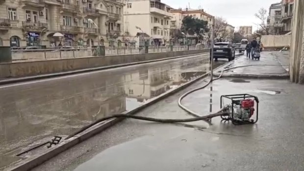Bakı və Abşeronda toplanan yağış suları kənarlaşdırılır