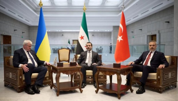 Dəməşqdə Türkiyə, Ukrayna və Suriya XİN başçılarının üçtərəfli görüşü keçirilib