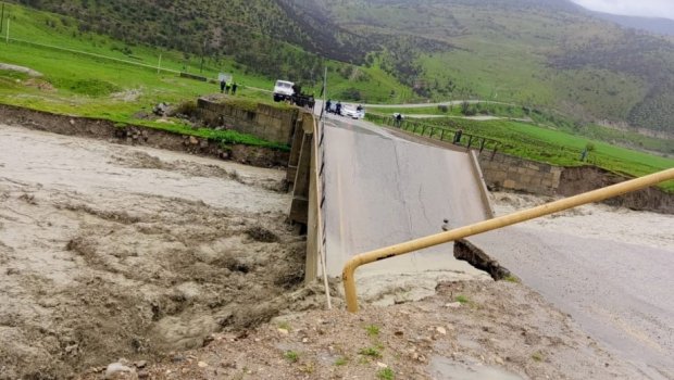Siyəzən-Məşrif avtomobil yolunda körpü uçdu